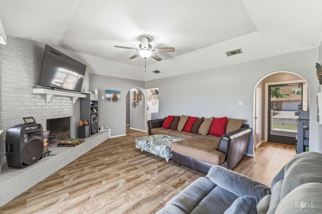 Image 7 of property listing at 1618 Kansas Avenue, San Angelo, TX 76904