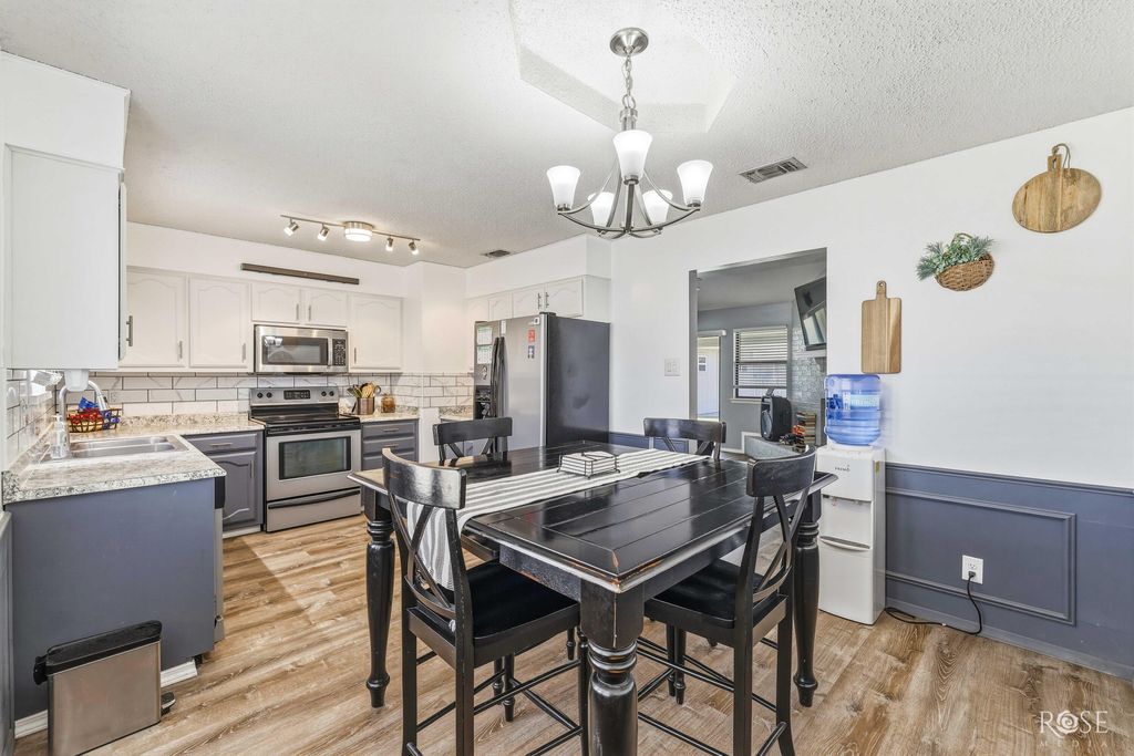 Image 9 of property listing at 1618 Kansas Avenue, San Angelo, TX 76904