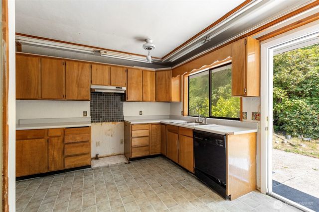 1087 Baby Doll Road E, Port Orchard, WA 98366