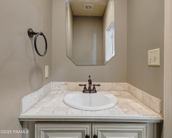 1402 Jefferson Street 203, Lafayette, LA 70501