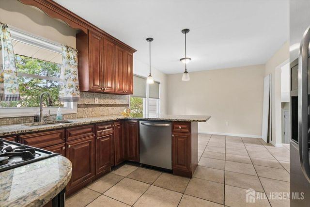 56 gramercy Drive, Piscataway, NJ 08854