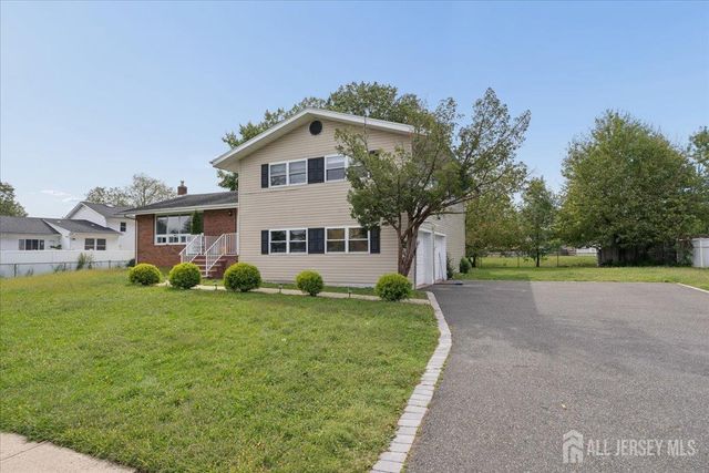 56 gramercy Drive, Piscataway, NJ 08854