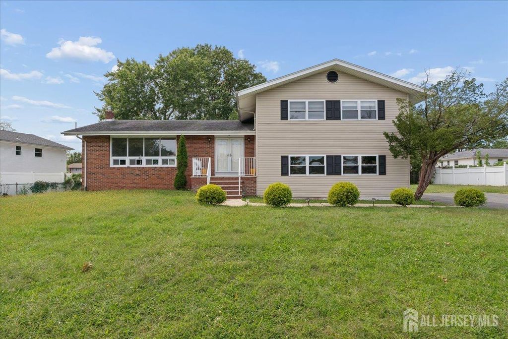 56 gramercy Drive, Piscataway, NJ 08854