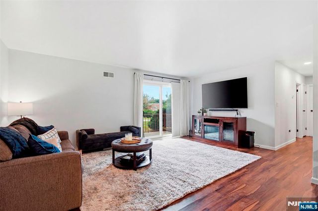 315 Ringwood Avenue, Pompton Lakes, NJ 07442
