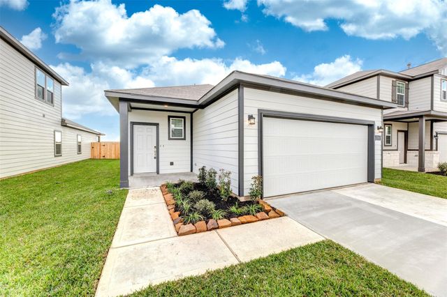 3910 Windy Whisper Drive, Brookshire, TX 77423
