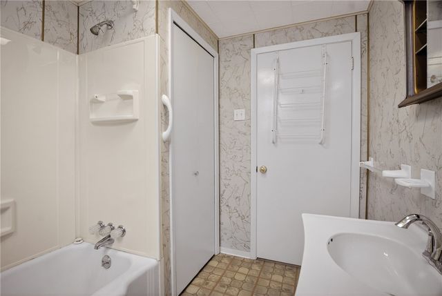 2028 Texdale St, Beechview, PA 15216