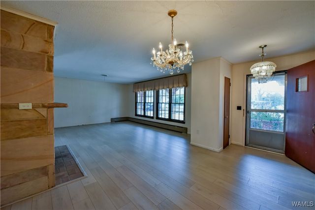 239 2nd Ave NW, Fayette, AL 35555