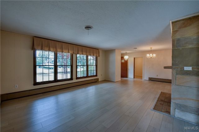 239 2nd Ave NW, Fayette, AL 35555