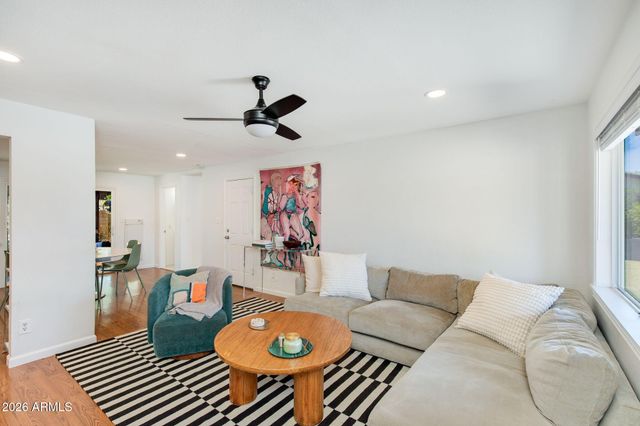 3625 E JANICE Way, Phoenix, AZ 85032