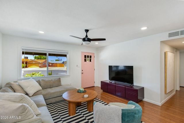 3625 E JANICE Way, Phoenix, AZ 85032