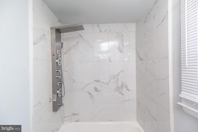 217 W MAPLE AVE, Lindenwold, NJ 08021