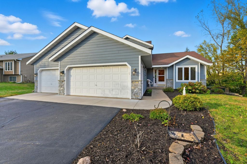10435 163rd Street W, Lakeville, MN 55044