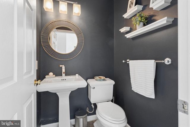 6 HARVARD CIR, Princeton, NJ 08540