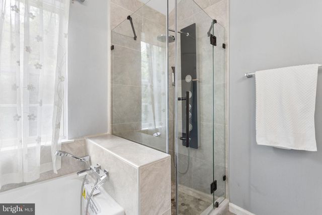 6 HARVARD CIR, Princeton, NJ 08540
