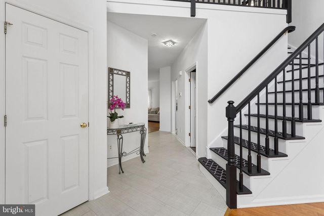 6 HARVARD CIR, Princeton, NJ 08540