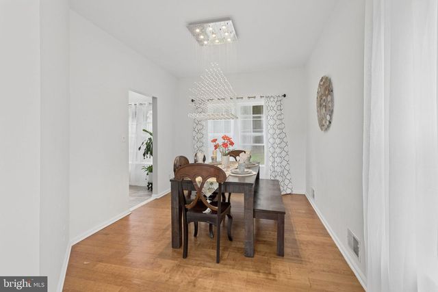 6 HARVARD CIR, Princeton, NJ 08540