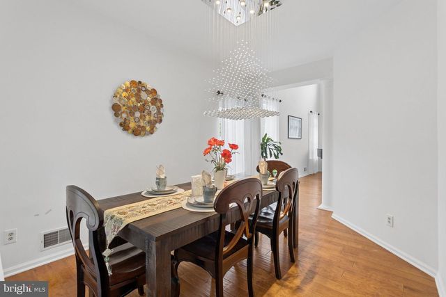 6 HARVARD CIR, Princeton, NJ 08540
