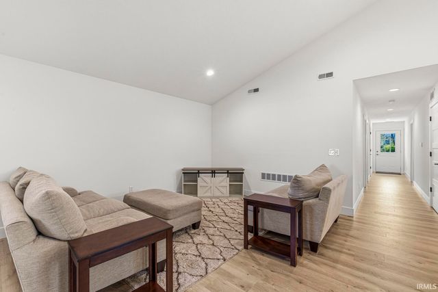 1816 Maplehurst Avenue, Mishawaka, IN 46545