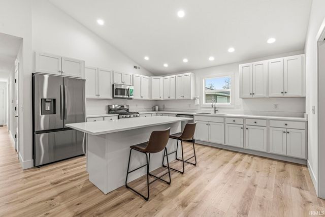 1816 Maplehurst Avenue, Mishawaka, IN 46545