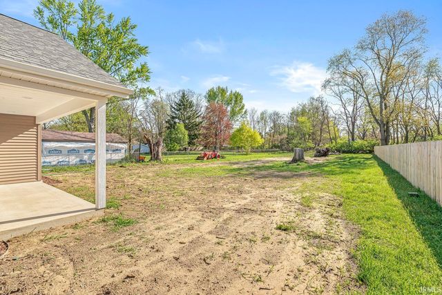 1816 Maplehurst Avenue, Mishawaka, IN 46545