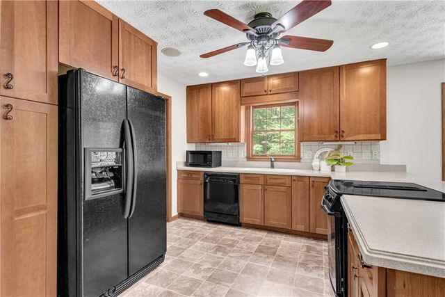 75 Wildwood Way, Dallas, GA 30157