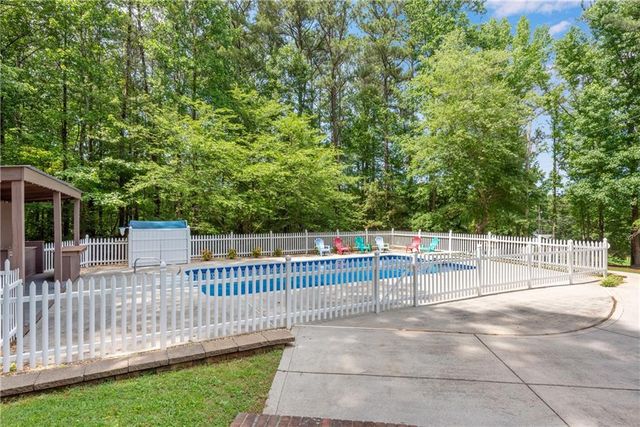 75 Wildwood Way, Dallas, GA 30157
