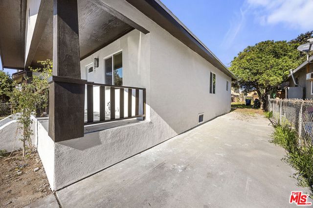 337 E 60th Street, Los Angeles, CA 90003