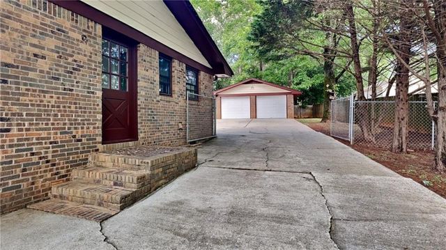 3284 Salem SE Lane, Conyers, GA 30013