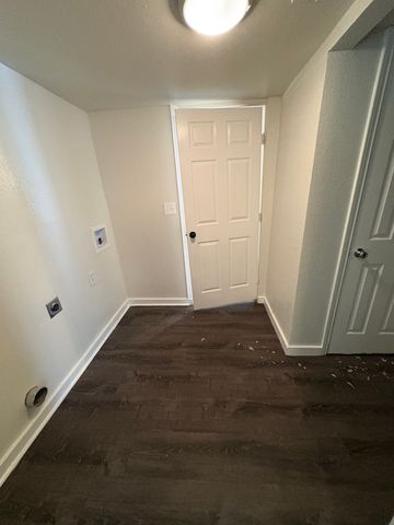 813 S Smith Street, Ennis, TX 75119