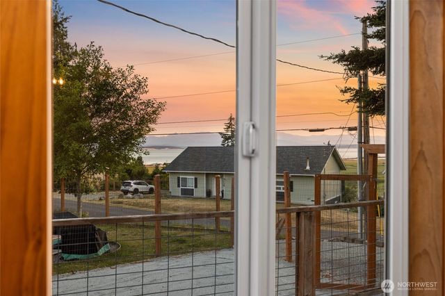 1117 Halsey Drive, Coupeville, WA 98239