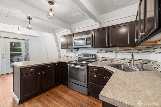 1117 Halsey Drive, Coupeville, WA 98239