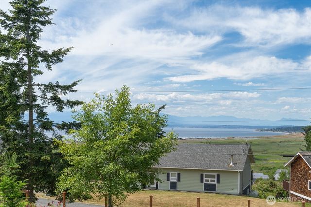 1117 Halsey Drive, Coupeville, WA 98239