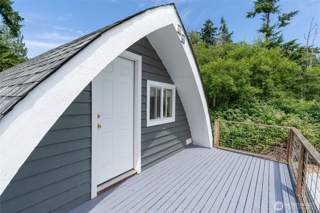 1117 Halsey Drive, Coupeville, WA 98239