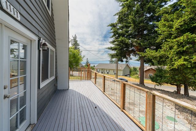 1117 Halsey Drive, Coupeville, WA 98239