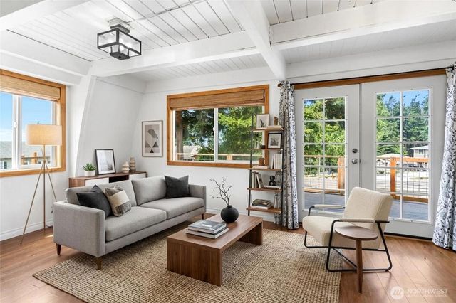 1117 Halsey Drive, Coupeville, WA 98239