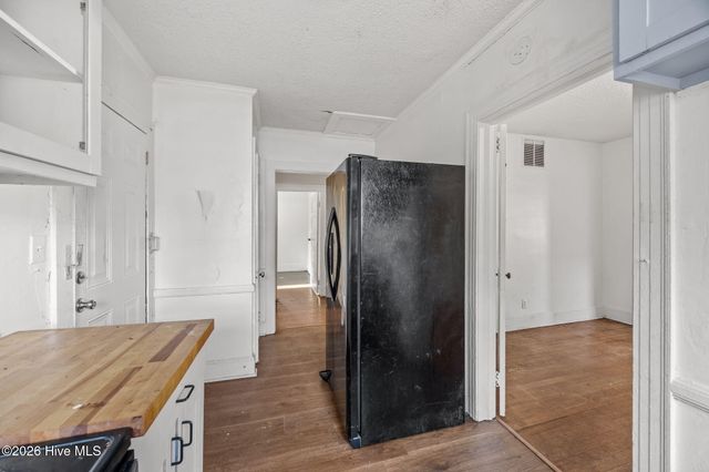 1705 S Pitt Street, Greenville, NC 27834