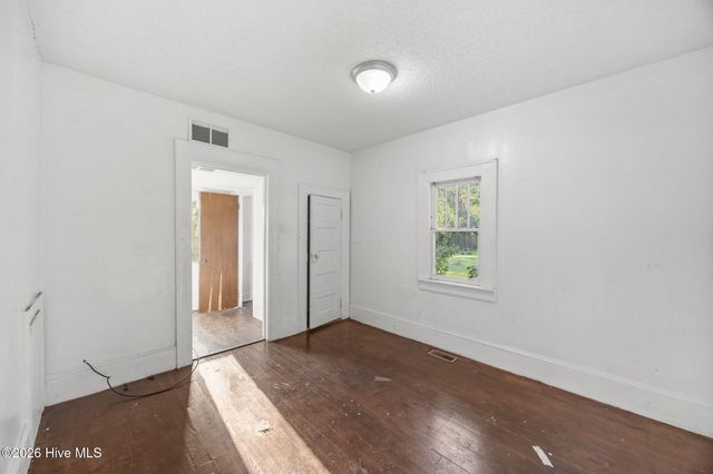 1705 S Pitt Street, Greenville, NC 27834