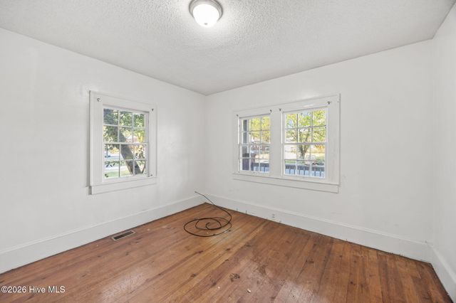 1705 S Pitt Street, Greenville, NC 27834