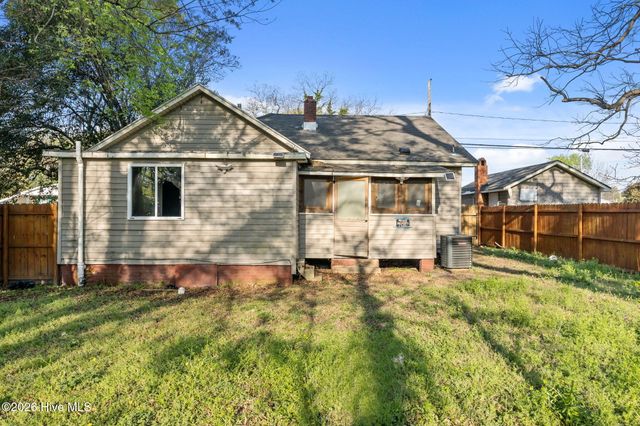 1705 S Pitt Street, Greenville, NC 27834