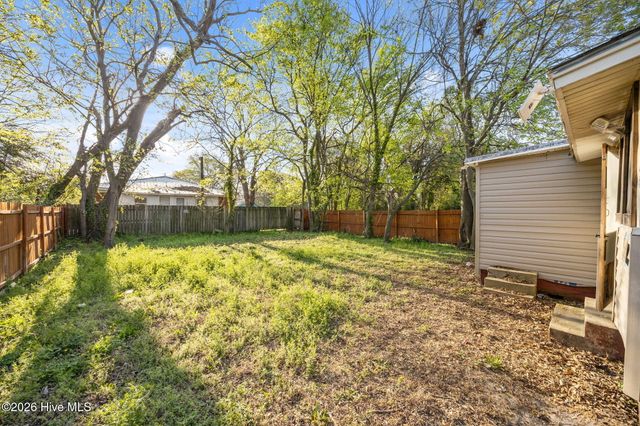 1705 S Pitt Street, Greenville, NC 27834