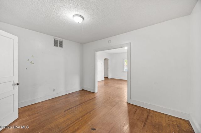 1705 S Pitt Street, Greenville, NC 27834