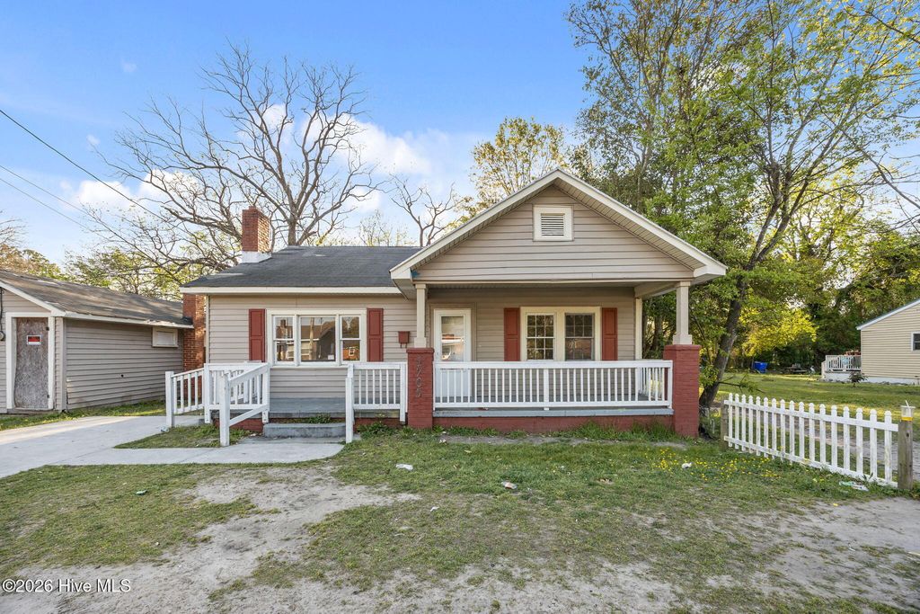 1705 S Pitt Street, Greenville, NC 27834