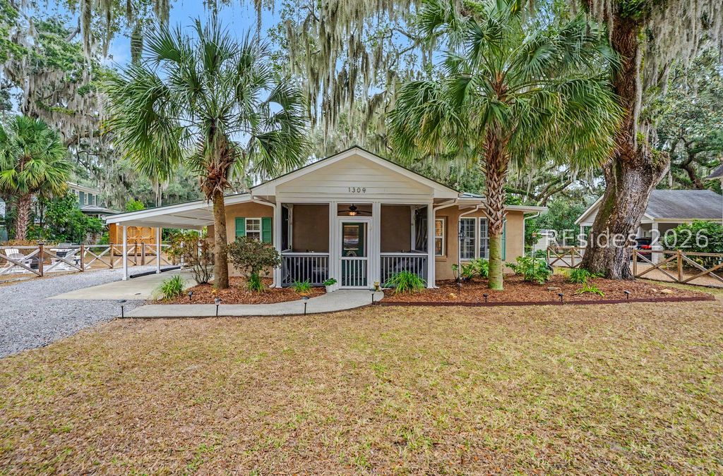 1309 Newcastle St, Beaufort, SC 29902
