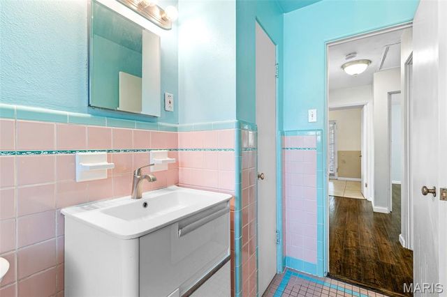 9108 Brownridge Drive, St Louis, MO 63114