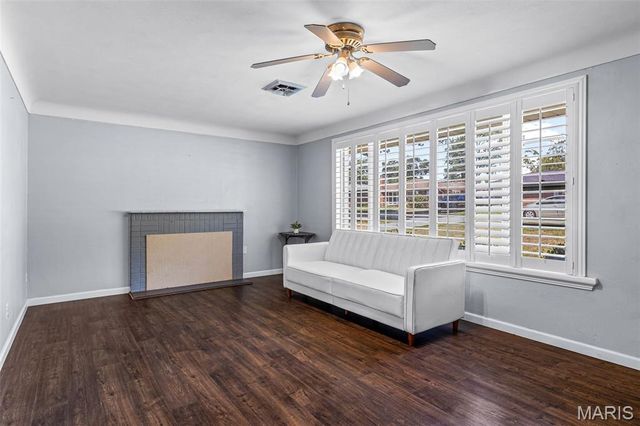 9108 Brownridge Drive, St Louis, MO 63114