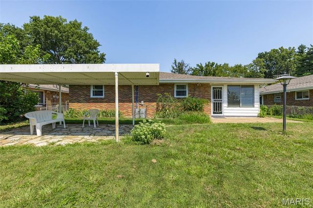 9108 Brownridge Drive, St Louis, MO 63114