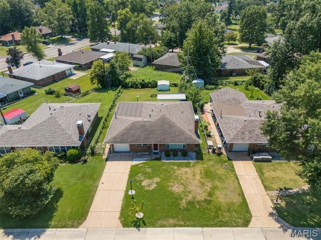 9108 Brownridge Drive, St Louis, MO 63114