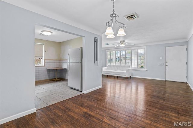 9108 Brownridge Drive, St Louis, MO 63114