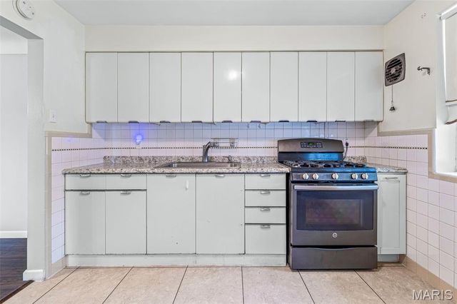 9108 Brownridge Drive, St Louis, MO 63114