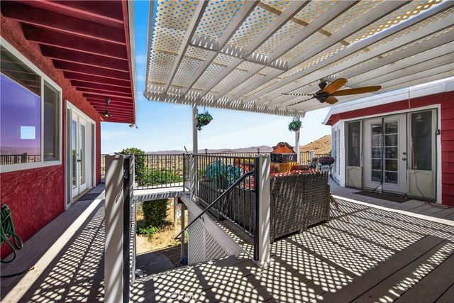 8929 Central Road, Apple Valley, CA 92308